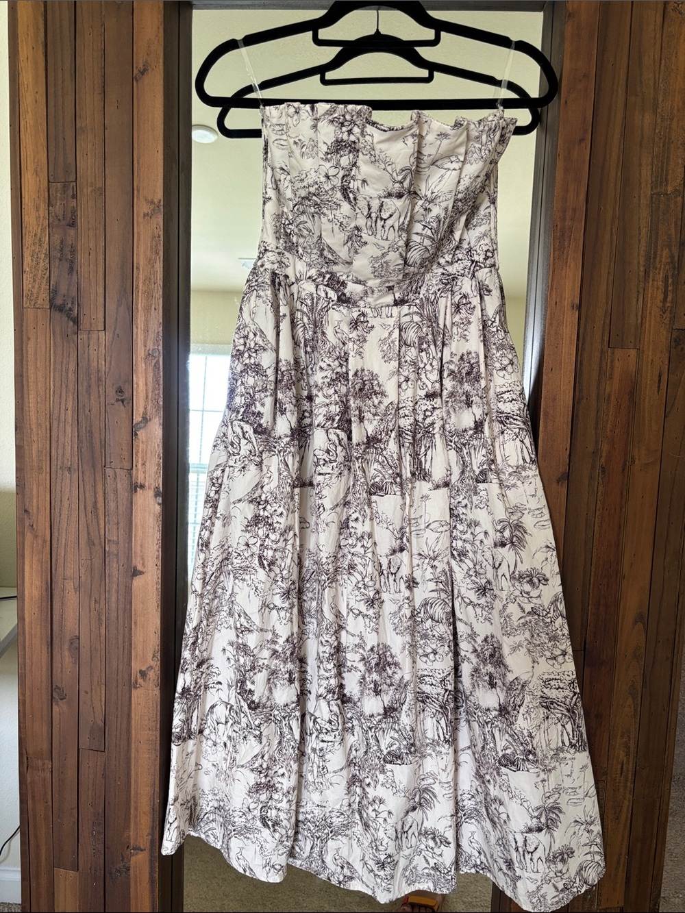entro Strapless White Dress with Black Toile Print